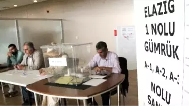 Elazığ Havalimanı'nda Oy Kullanma İşlemleri Başladı