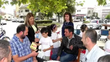 İlkoğkul Öğrencilerinden 'Yere Tükürmeyelim' Kampanyası