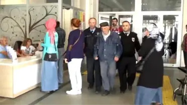 Kaybolan Alzheimer Hastası Baba, Canlı Yayın Sayesinde Buldu