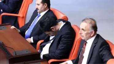Vekillere '4 Yıl Prim Kıyağı' AYM'ye Taşındı