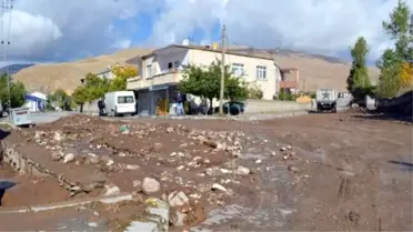 Sağanak Yağışlar Adilcevaz'da Hasara Neden Oldu