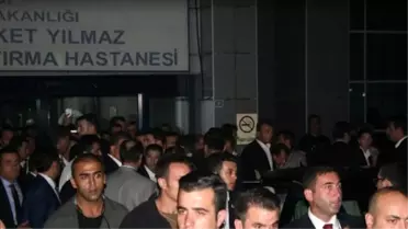 Başbakan Davutoğlu, Makamında Vurulan Belediye Başkanını Ziyaret Etti