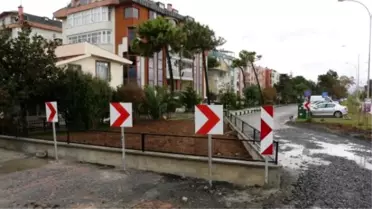 Parselinden Yol Geçmesine İzin Vermeyip Set Çekti