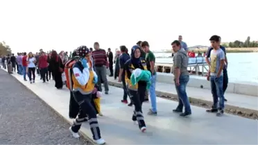Göle Düşen 2,5 Aylık Bebek Son Anda Kurtarıldı