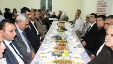 Çemişgezek Kaymakamlığı Cemevi'nde Muharrem İftarı Verdi