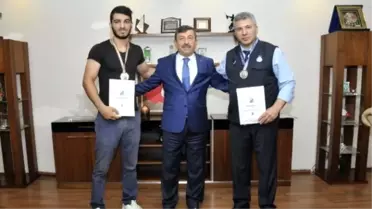 Dünya Şampiyonu Bilek Güreşçilerinden Başkan Karabacak'a Ziyaret