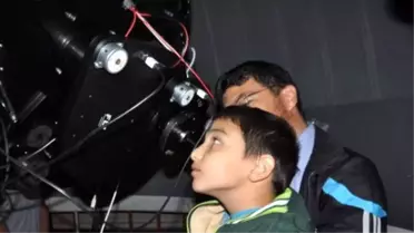 Adıyaman'da Vatandaşlar Teleskopla Yıldızları İzledi