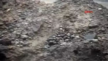 Mersin'de 6 Ay Önce Oturuma Açılan Mahalleyi Su Bastı
