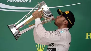 Formula 1'de Şampiyon Lewis Hamilton