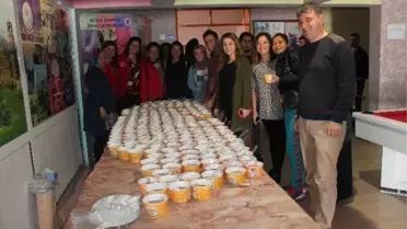 Gençlik Merkezi Öğrencilere Aşure İkram Etti