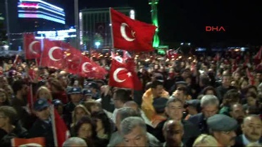 İzmir- Cumhuriyet Bayramı Fener Alayı ile Kutlandı