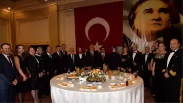 Vali Güzeloğlu, Kocaeli Protokolü'nü Resepsiyonda Ağırladı