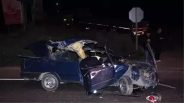 Bolu'da Otomobil Tır'ın Altından Geçti: 2 Yaralı