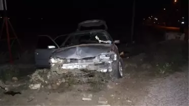 Aydın'da Trafik Kazası Otomobil Tarlaya Uçtu