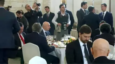 Putin'den Yabancılara Devlet Nişanı