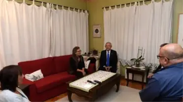 Kılıçdaroğlu'ndan Şair Gülten Akın'ın Kızı Bora'ya Taziye Ziyareti