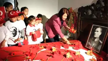 Avcılar'daki Miniklerden Atatürk Evi Müzesi'ne Çiçek