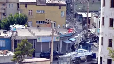 Silvan'da Çatışmalarda 1 Taksi Şoförü Öldü(2)