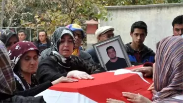 Kayıp Denizcinin Cenazesi Bir Yıl Sonra Memleketinde Defnedildi