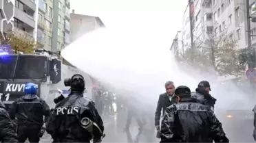 Maaşlarını Alamayan İşçilerin Eylemine Toma'lı Müdahale