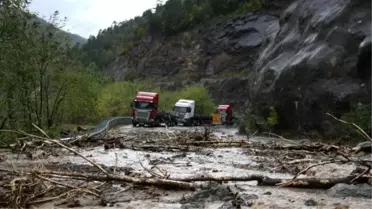 Artvin'de Sel ve Heyelan Felaketi: 2 Kişi Hayatını Kaybetti
