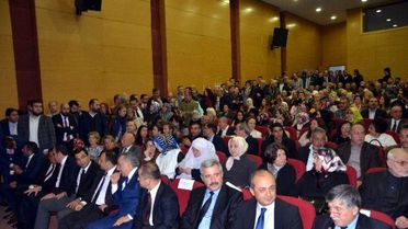 Bakan Avcı'dan 'Mazbata Alırken Böyle Fotoğraf Çekinin' Tavsiyesi