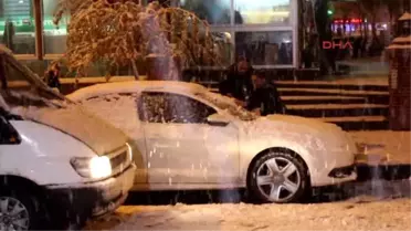Ardahan'da Fırtına Çatıları Uçurdu, Elektrikleri Kesti