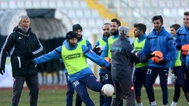 Dadaşlar, Arsinspor Maçı Hazırlıklarını Sürdürüyor