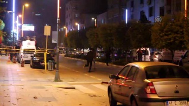 Kocaeli'de Banka Şubesindekilerin Rehin Alınması - Zanlının Hastaneye Getirilişi