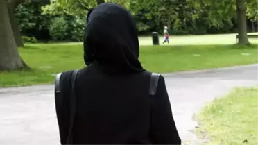 Kanada'da Müslüman Kadına Yumruklu Saldırı