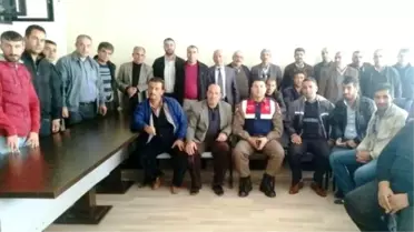 Jandarma Servis Şoförlerine Trafik Eğitimi Vermeye Devam Ediyor