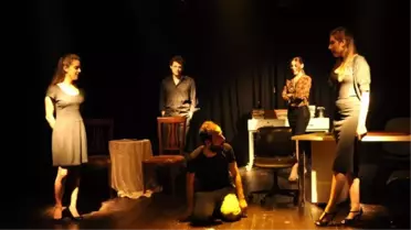 BİR HAYAL TİYATRO SARSINTI OYUNUYLA PERDELERİNİ AÇTI.