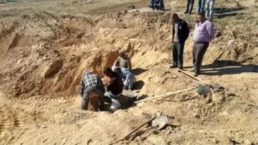 Ev Temelinde 3 Ayrı Lahit Mezar Bulundu