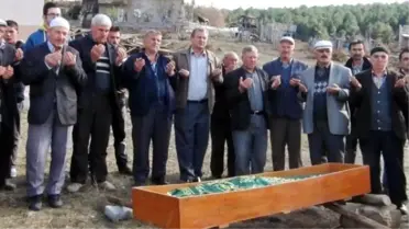 Kütahya'da Vahşice Öldürülen Çocuk Son Yolculuğuna Uğurlandı
