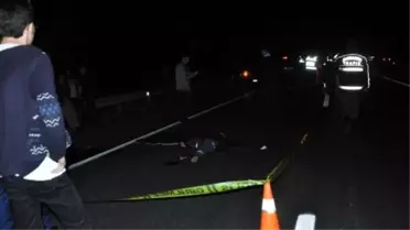 Sakarya'da Otomobil ile Motosiklet İç İçe Girdi: 1 Ölü