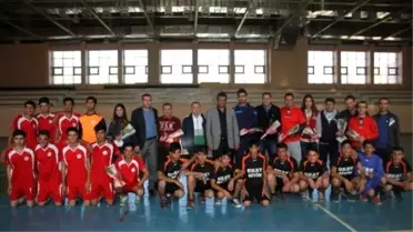 Gençlik Spordan Öğretmenler Gününde Anlamlı Kutlama