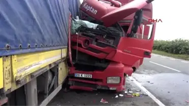 Rize Tır Kontrolden Çıktı, Park Halindeki Tır?ları Biçti: 2 Yaralı