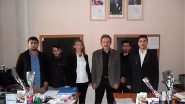 Ülkü Ocakları Öğretmenler Gününde Öğretmenleri Ziyaret Etti
