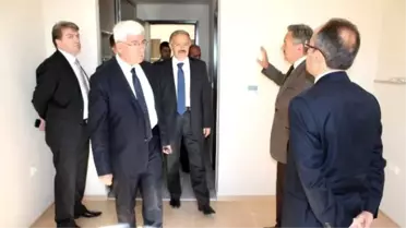 Vali Koca, Yapımı Devam Eden Okullarda İncelemelerinde Bulundu