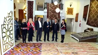 Halı Kilim Müzesine Bağışlar Sürüyor
