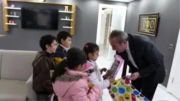 Öğrencilerden Başkan Şahiner'e Teşekkür Ziyareti