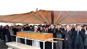 Gazeteci Turan Uçan Son Yolculuğuna Uğurlandı