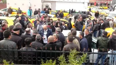 Öldürülen Taksici Arkadaşlarının Omzunda Son Yolculuğuna Uğurlandı