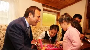 Başkan Genç'ten Engelli İkizlere Ziyaret