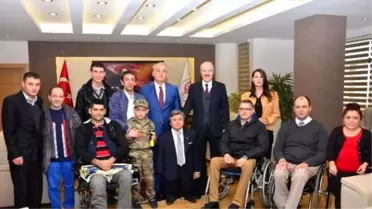 Başkan Kafaoğlu'na Engellilerden Ziyaret