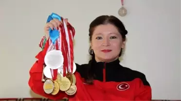 Eline İlk Defa Silah Aldı, Şampiyon Oldu