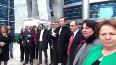 Adliye Önünde Eylem Yapan İşçilere Hakim ve Savcılardan Destek
