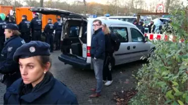 Köln'de Aşırı Sağcıların Eylemi Protesto Edildi