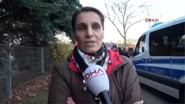 Köln'de Aşırı Sağcıların Eylemi Protesto Edildi