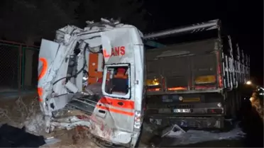 Kazaya Müdahale Eden Ekiplere Tır Çarptı: 1'i İtfaiye Eri 2 Ölü, 6 Yaralı